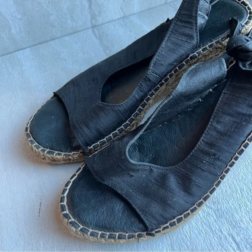 ** ERIC MICHAEL black Suede Espadrille Wedge Sandals 37 tie back